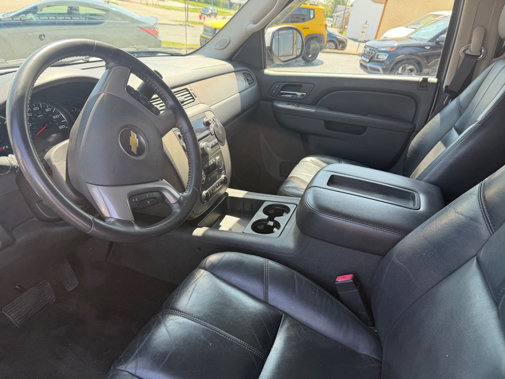 2010 Chevrolet Avalanche Image 9