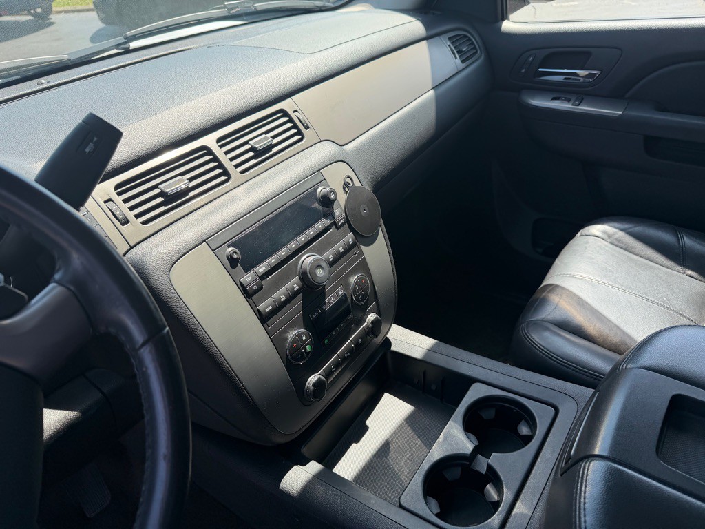 2010 Chevrolet Avalanche Image 10