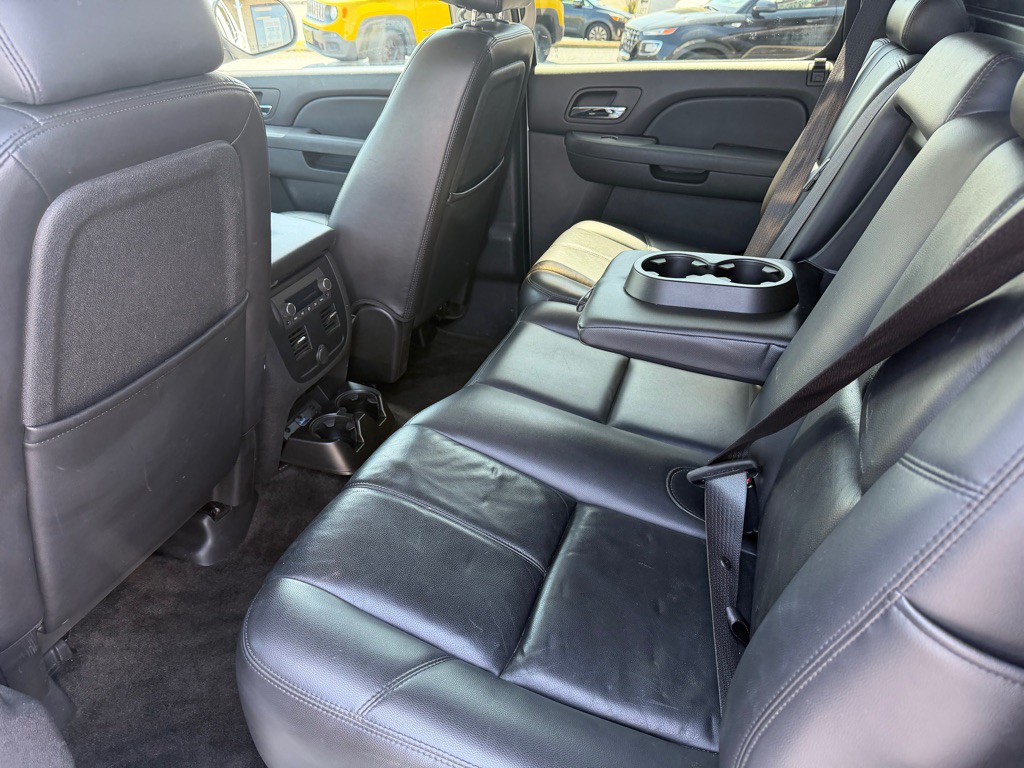 2010 Chevrolet Avalanche Image 11