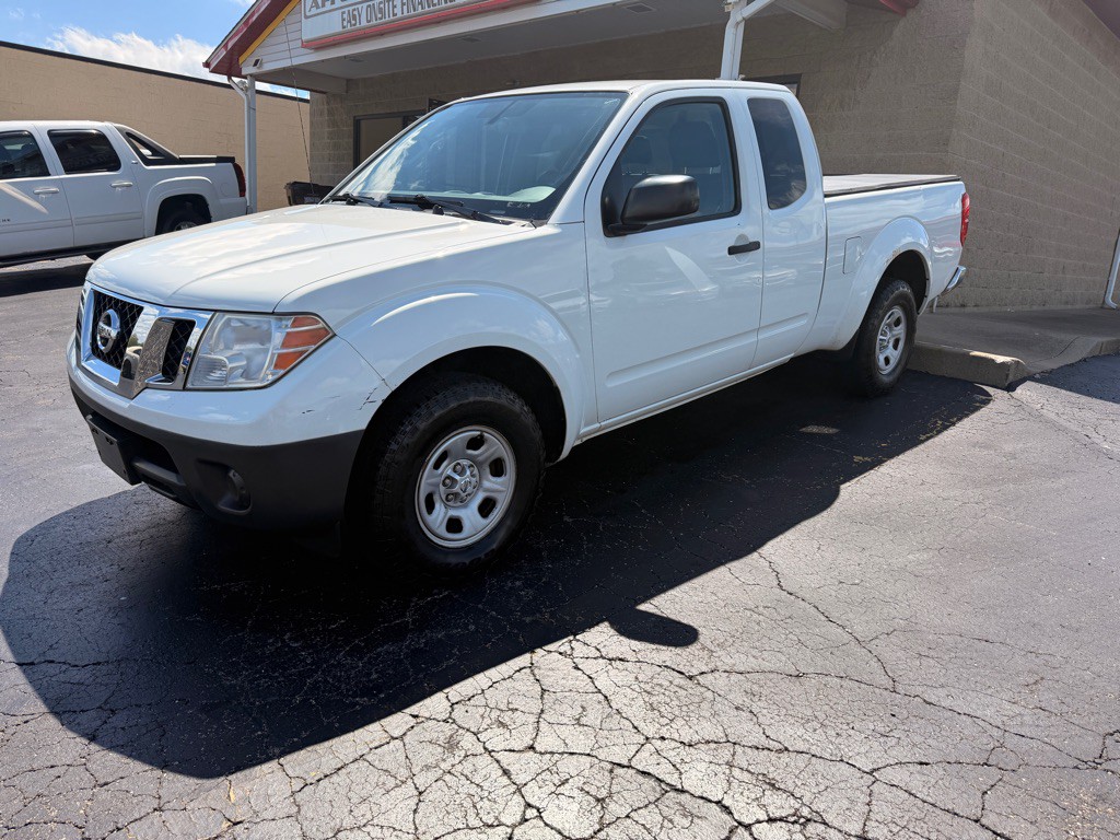 2013 Nissan Frontier Image 1