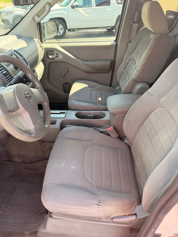 2013 Nissan Frontier Image 8