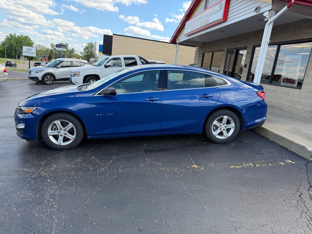 2023 Chevrolet Malibu Image 3