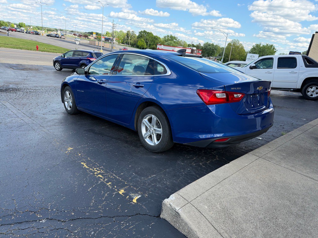 2023 Chevrolet Malibu Image 4
