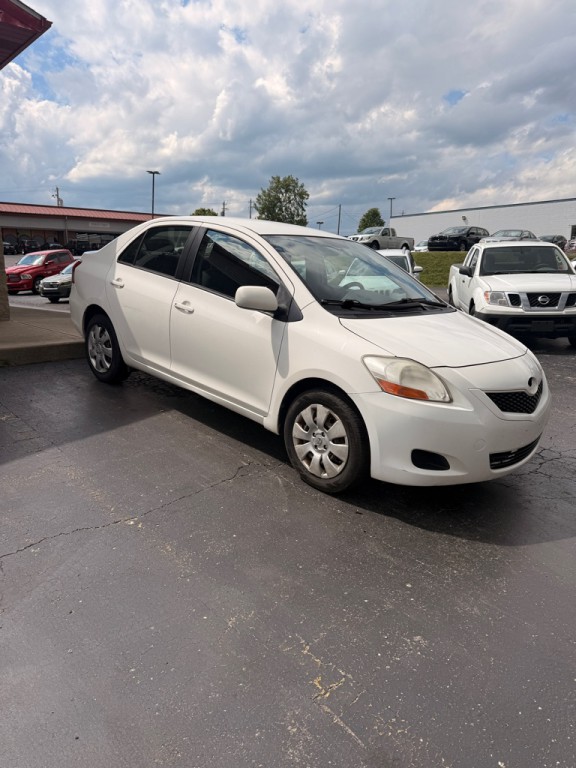 2010 Toyota Yaris Image 5