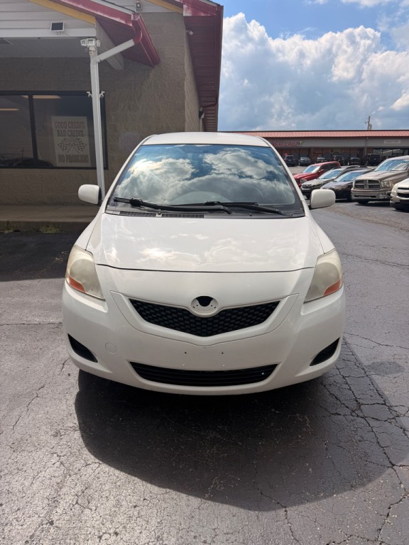 2010 Toyota Yaris Image 6
