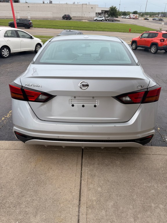 2021 Nissan Altima Image 3