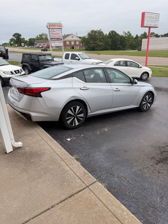 2021 Nissan Altima Image 4