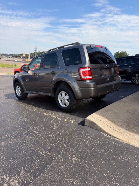 2011 Ford Escape Image 2