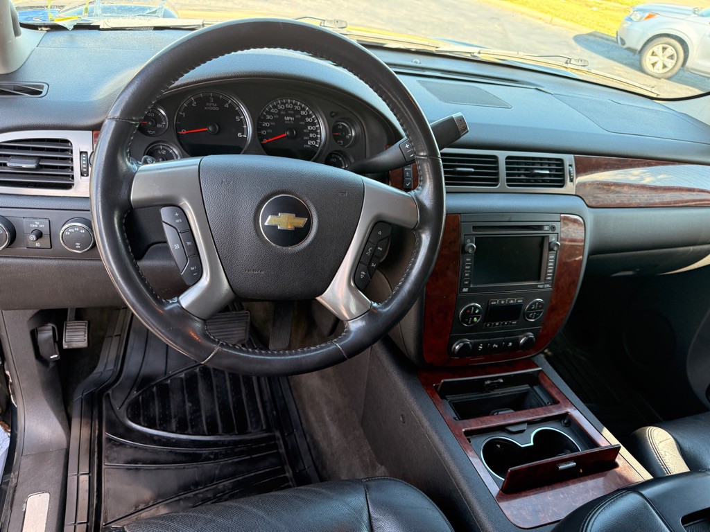 2011 Chevrolet Tahoe Image 8