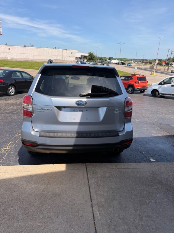 2016 Subaru Forester Image 3