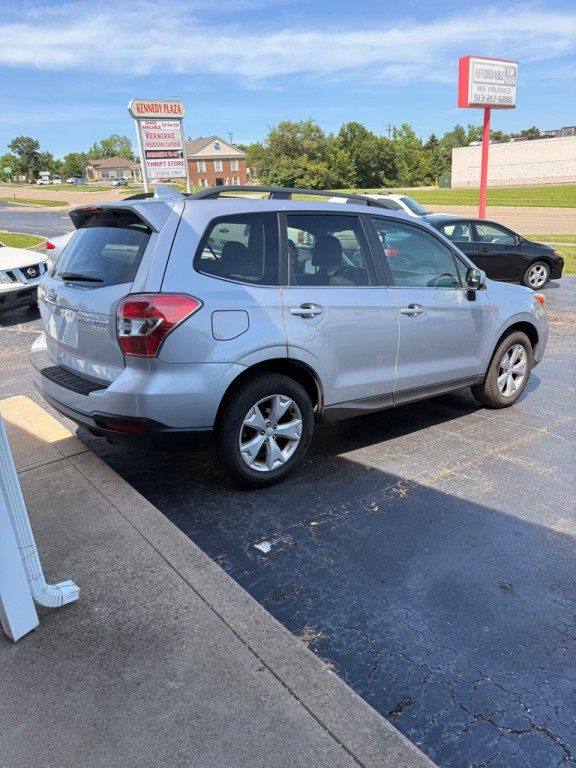2016 Subaru Forester Image 4