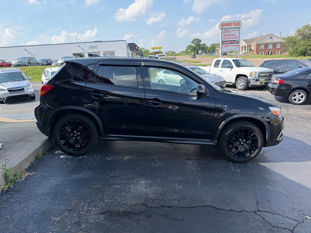 2019 Mitsubishi Outlander Image 4