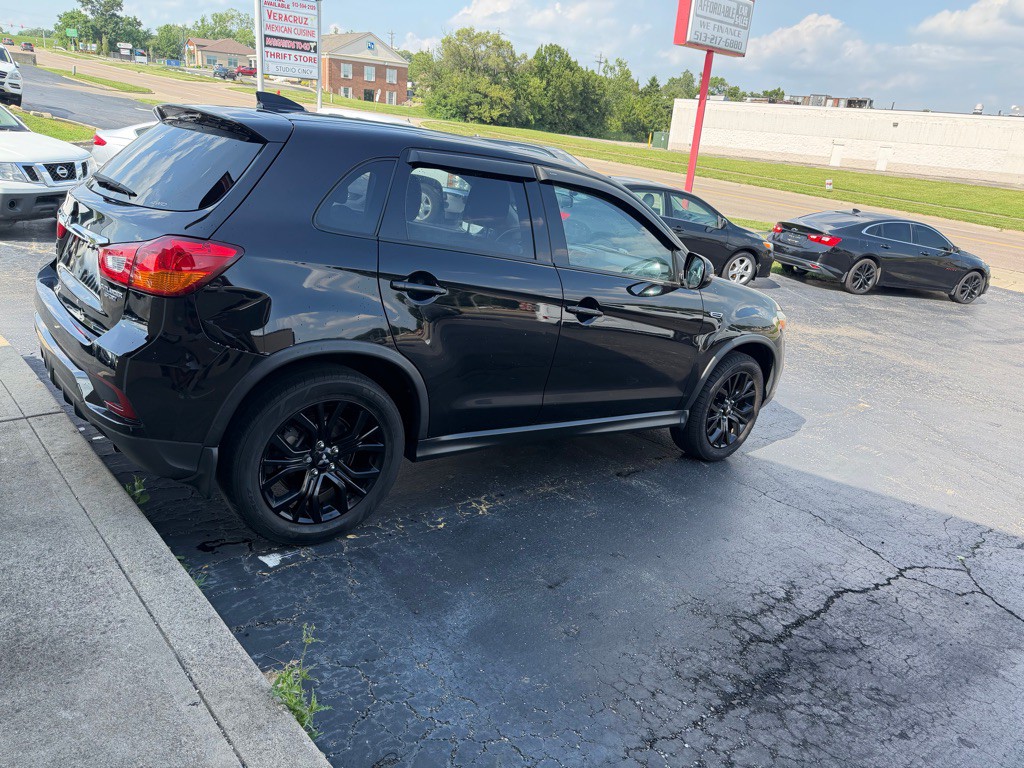 2019 Mitsubishi Outlander Image 5