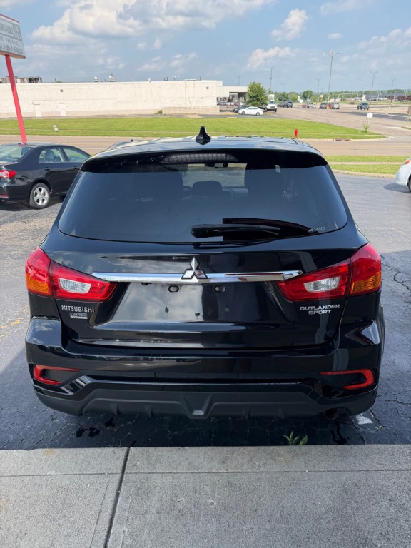 2019 Mitsubishi Outlander Image 6