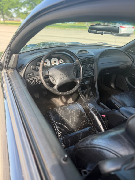 1997 Ford Mustang Image 11