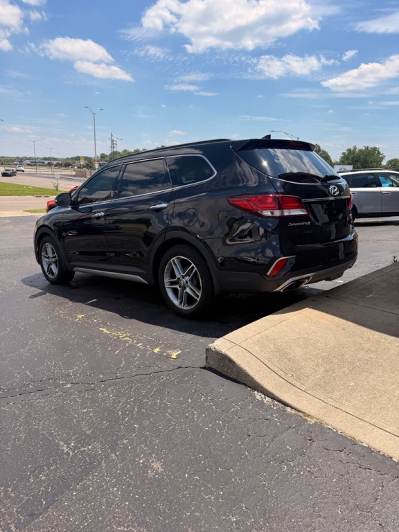 2018 Hyundai Santa Fe Image 2