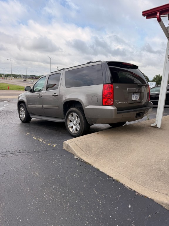 2012 GMC Yukon Image 2