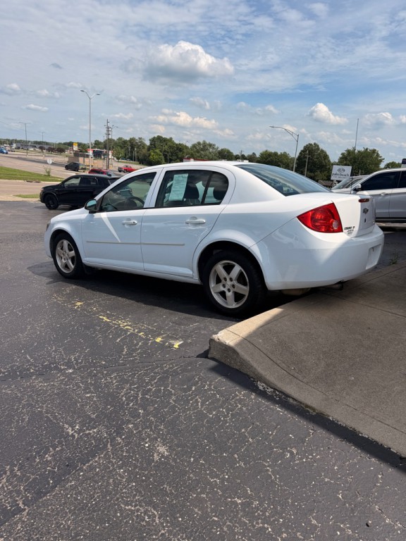 2010 Chevrolet Cobalt Image 2
