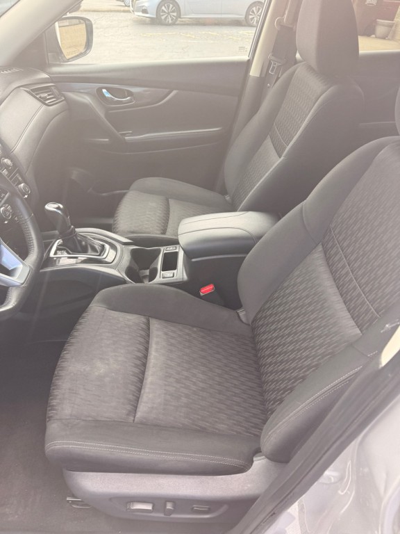 2017 Nissan Rogue Image 8