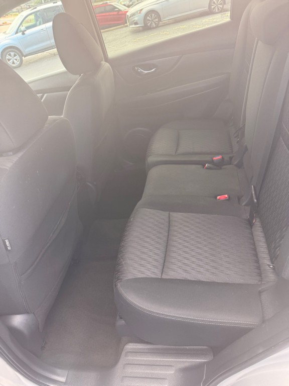 2017 Nissan Rogue Image 9