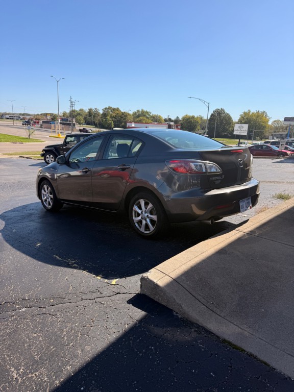 2011 Mazda Mazda3 Image 2