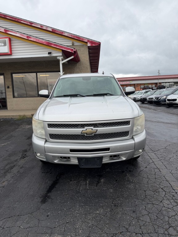 2011 Chevrolet Silverado 1500 Image 2