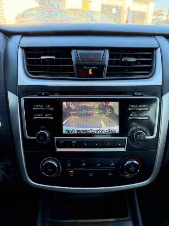 2017 Nissan Altima Image 10