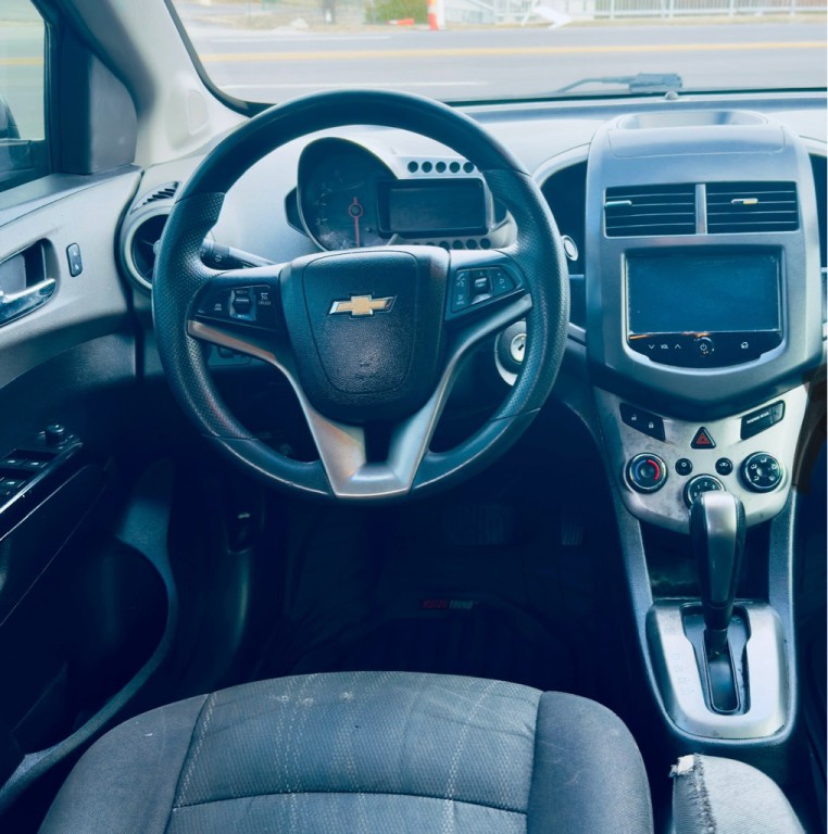 2015 Chevrolet Sonic Image 8