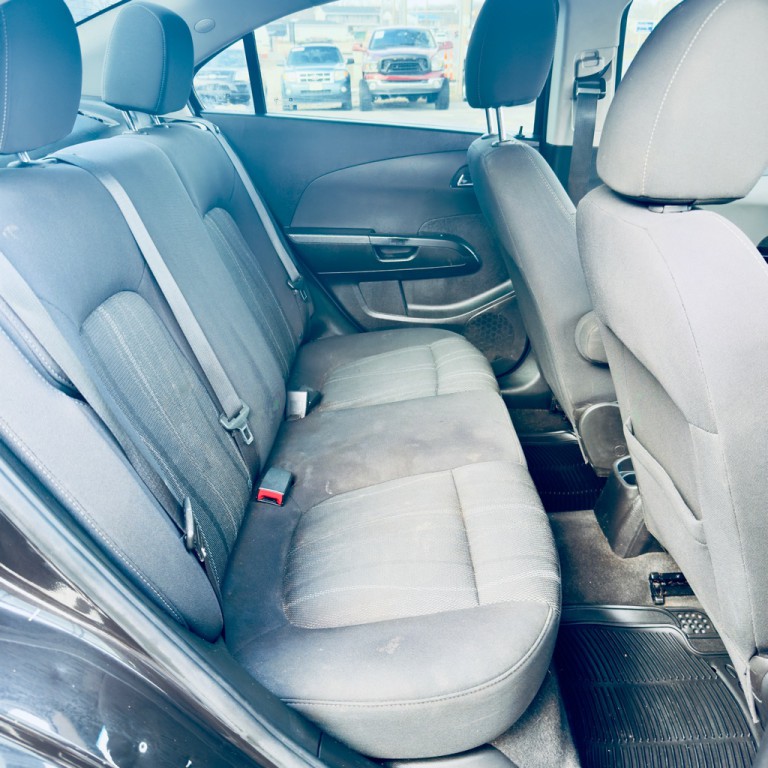 2015 Chevrolet Sonic Image 11