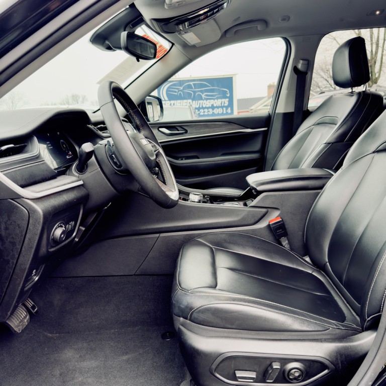 2023 Jeep Grand Cherokee Image 9