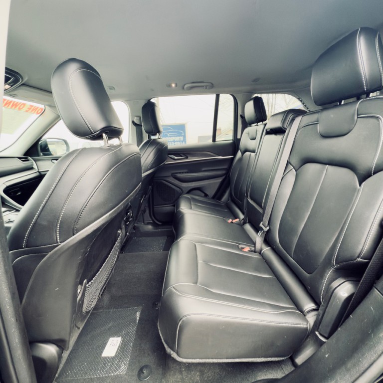 2023 Jeep Grand Cherokee Image 16