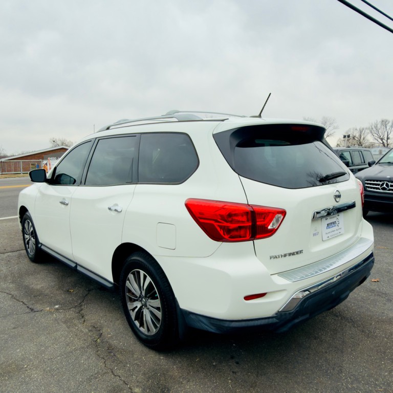 2017 Nissan Pathfinder Image 3