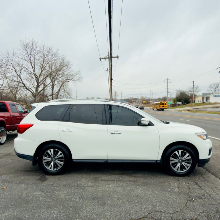 2017 Nissan Pathfinder Image 5