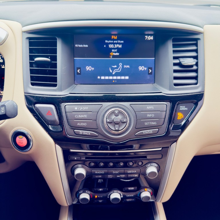 2017 Nissan Pathfinder Image 10