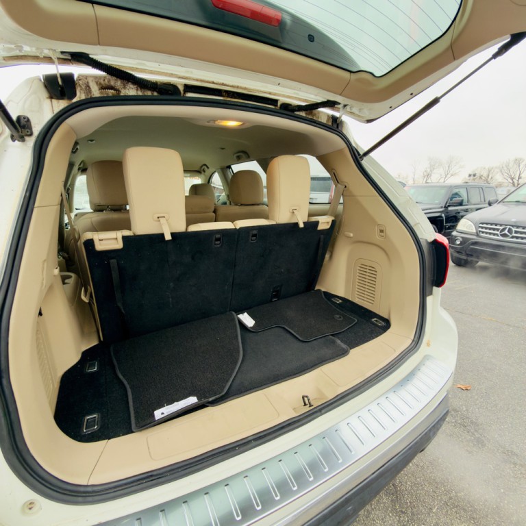 2017 Nissan Pathfinder Image 16