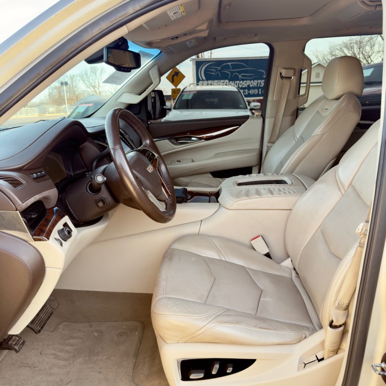2015 Cadillac Escalade Image 9