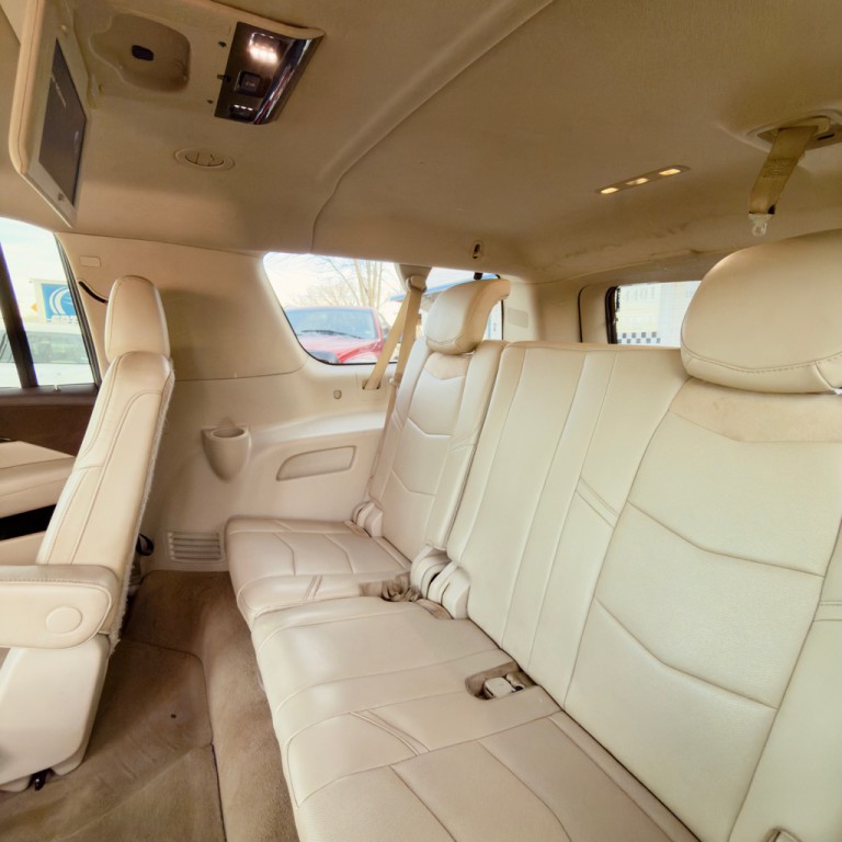 2015 Cadillac Escalade Image 18