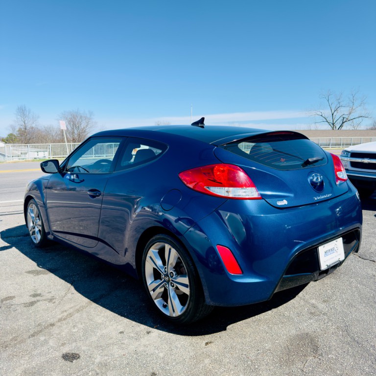 2017 Hyundai Veloster Image 3