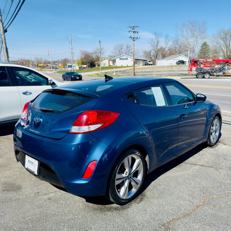 2017 Hyundai Veloster Image 5
