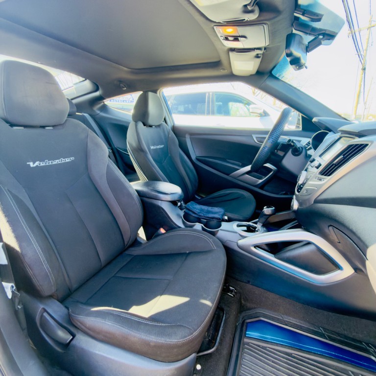 2017 Hyundai Veloster Image 12