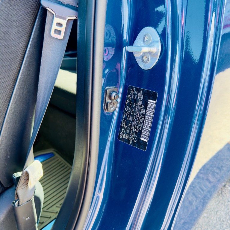 2017 Hyundai Veloster Image 16