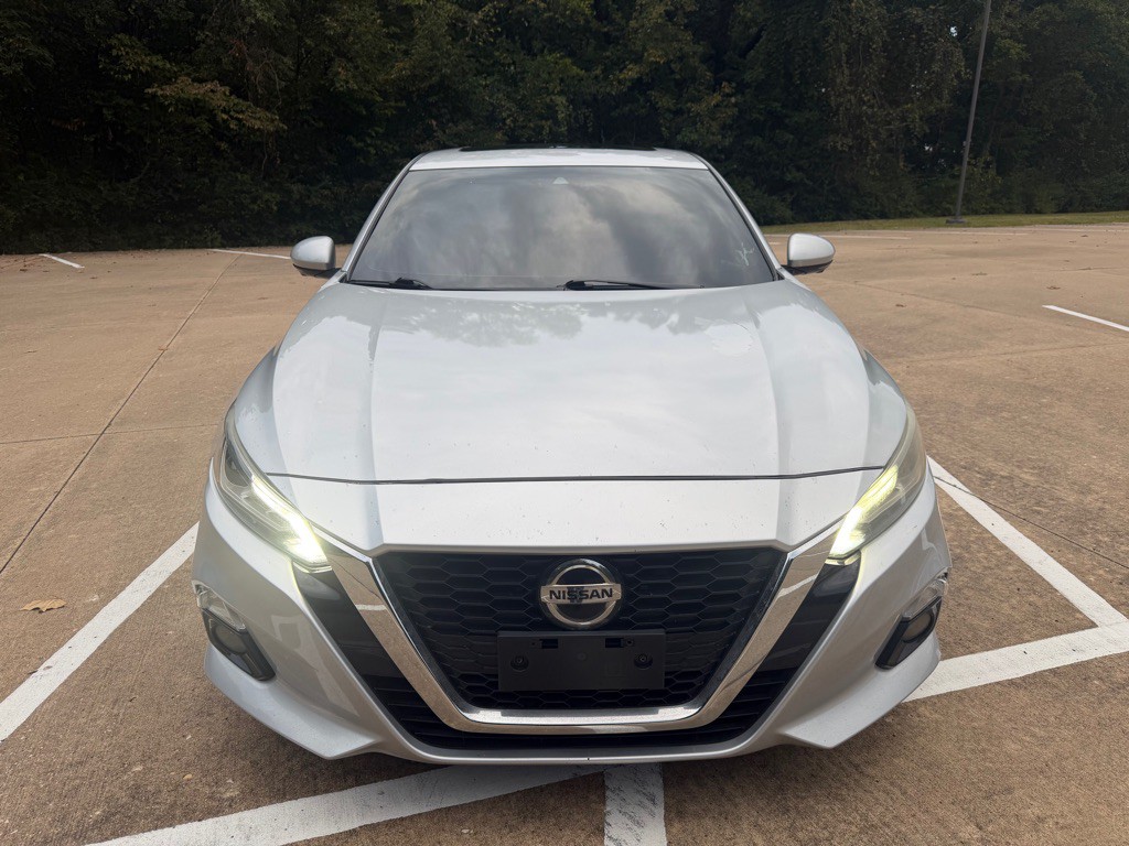 2019 Nissan Altima Image 12
