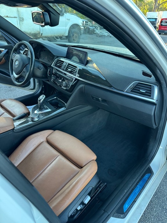 2018 BMW 3 Series Image 13