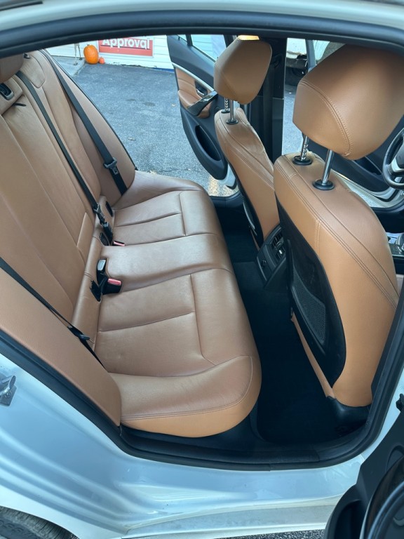 2018 BMW 3 Series Image 14