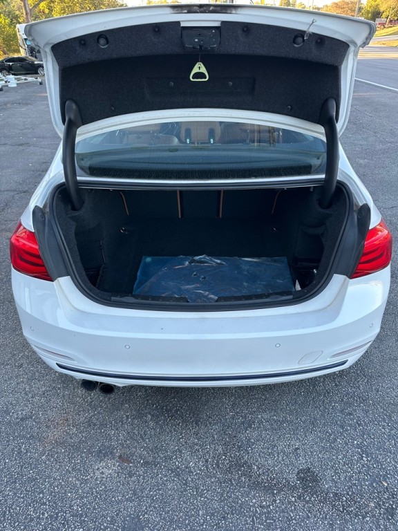2018 BMW 3 Series Image 15