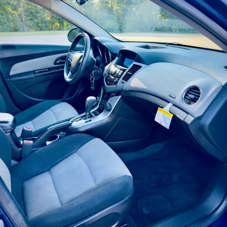 2012 Chevrolet Cruze Image 11