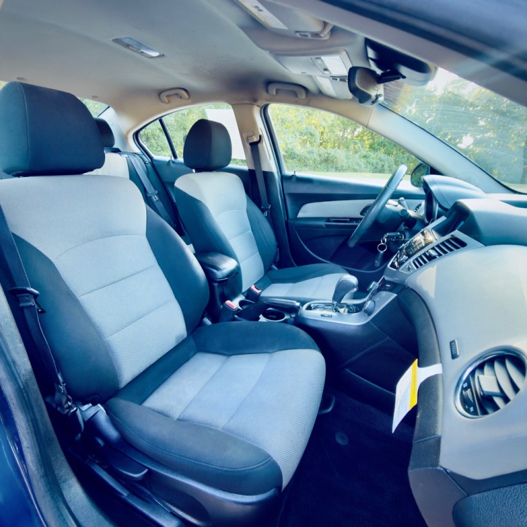 2012 Chevrolet Cruze Image 12