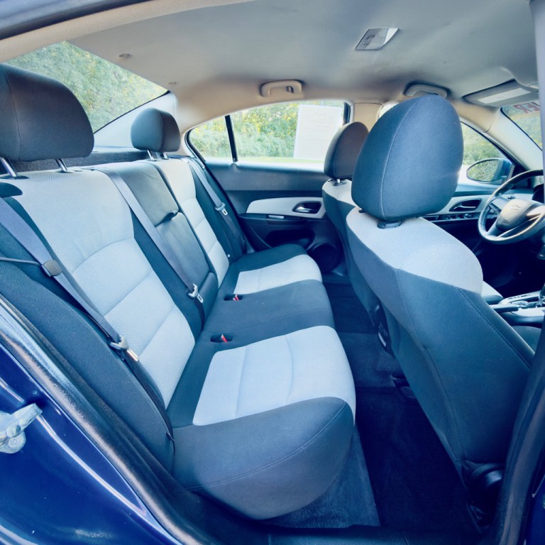 2012 Chevrolet Cruze Image 13