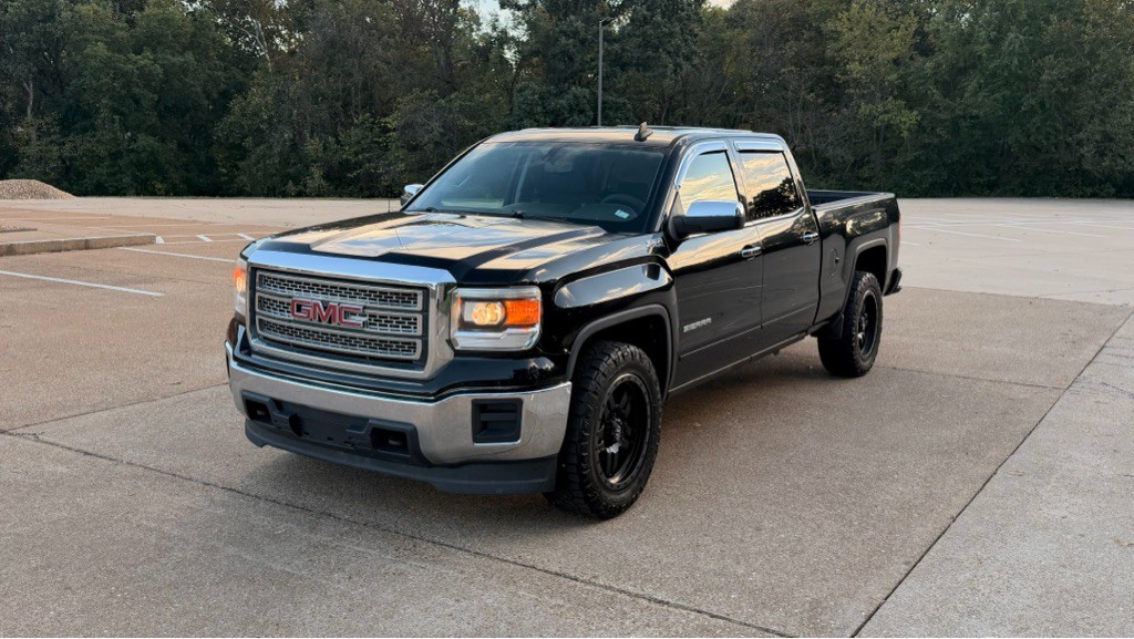 2015 GMC Sierra Image 1