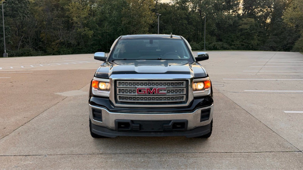 2015 GMC Sierra Image 2